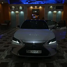 Lexus ES 350 2019