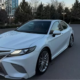 Toyota Camry 2018