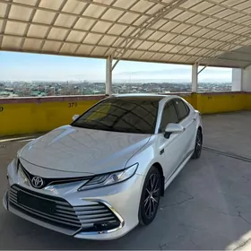 Toyota Camry 2023