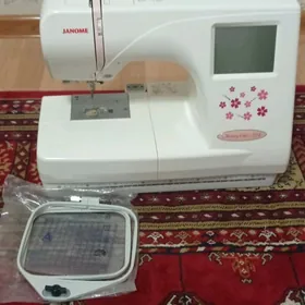 Janome 370 E