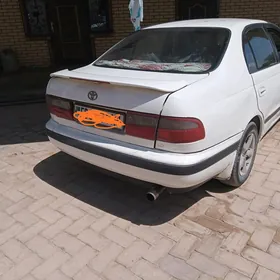 Toyota Corona 1995