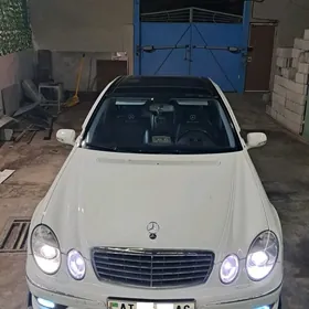 Mercedes-Benz E320 2005