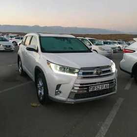 Toyota Highlander 2019