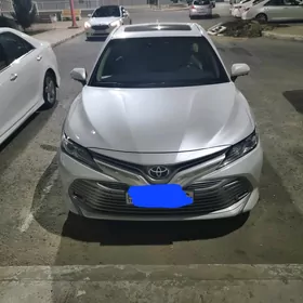 Toyota Camry 2020