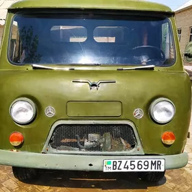 UAZ 452 1983