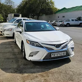 Toyota Camry 2018