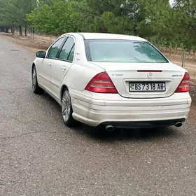 Mercedes-Benz C320 2001