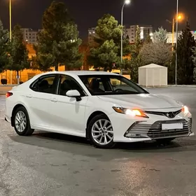 Toyota Camry 2021