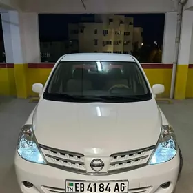 Nissan Tiida 2009