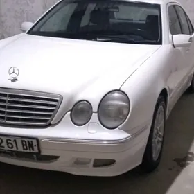 Mercedes-Benz E320 2000