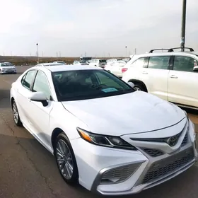 Toyota Camry 2021