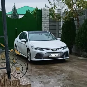 Toyota Camry 2020