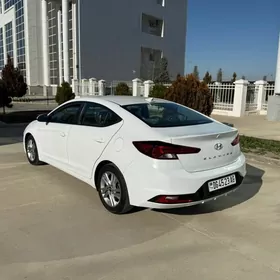 Hyundai Elantra 2020