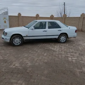 Mercedes-Benz 300E 1989