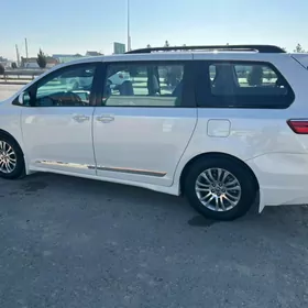 Toyota Sienna 2018