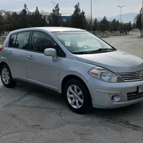 Nissan Versa 2010