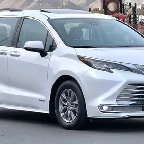 Toyota Sienna 2021