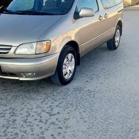 Toyota Sienna 2002