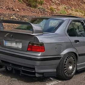 Banan, Spoiler BMW e36