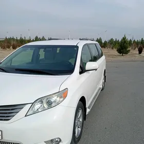 Toyota Sienna 2015