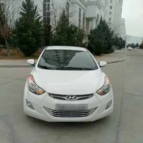 Hyundai Elantra 2013