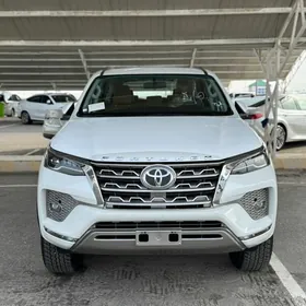 Toyota Fortuner 2024