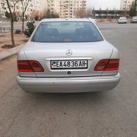 Mercedes-Benz E320 1997