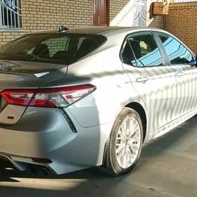 Toyota Camry 2020