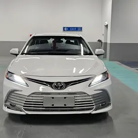 Toyota Camry 2021