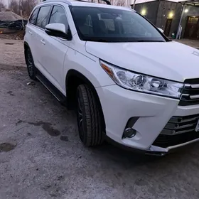 Toyota Highlander 2019