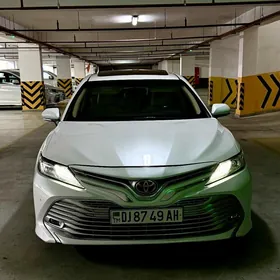 Toyota Camry 2018