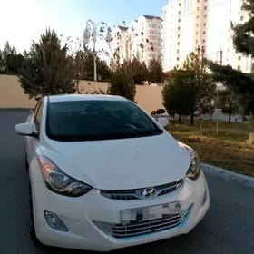 Hyundai Elantra 2013