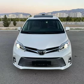 Toyota Sienna 2019