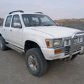 Toyota Hilux 1990