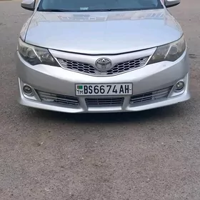 Toyota Camry 2014