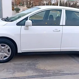 Nissan Versa 2010