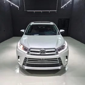 Toyota Highlander 2019