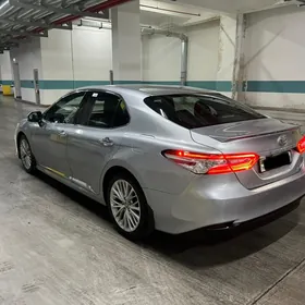 Toyota Camry 2018