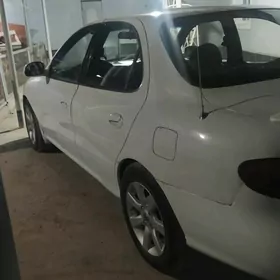 Hyundai Elantra 1998