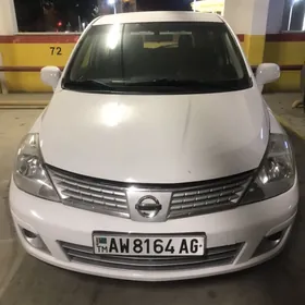 Nissan Versa 2012