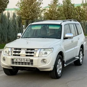 Mitsubishi Pajero 2013