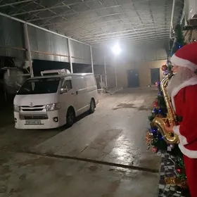 Toyota Hiace 2019