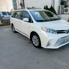 Toyota Sienna 2018