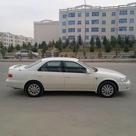 Toyota Camry 2000