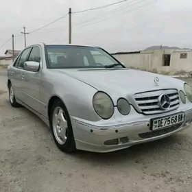 Mercedes-Benz E320 2000