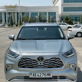 Toyota Highlander 2021