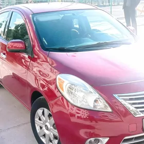 Nissan Versa 2013