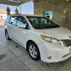 Toyota Sienna 2017