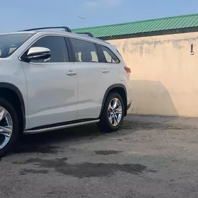 Toyota Highlander 2019