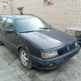 Volkswagen Passat 1993